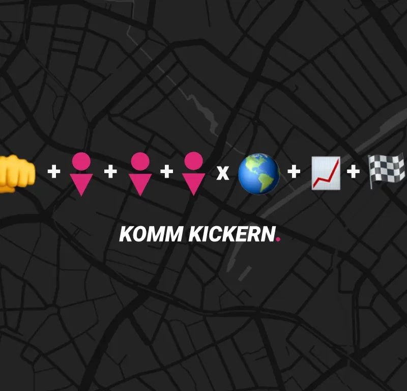 Grafik mit Emoji-Reihe und Schriftzug „Komm kickern“ auf dunklem Hintergrund